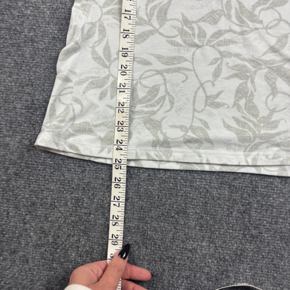 THE NORTH FACE Women’s Grey/White Print V-Neck Short Sleeve Shirt size: Large - Picture 4 of 7